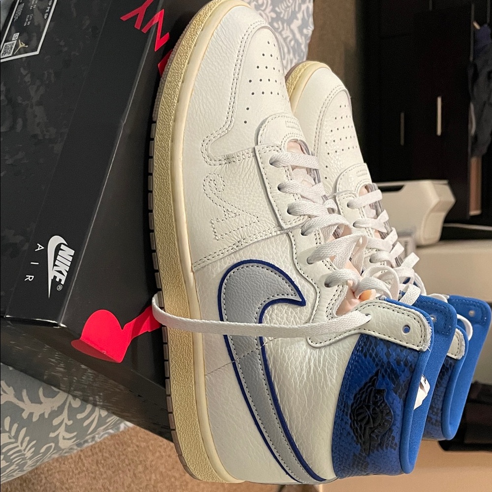 Nike High-Top Sneakers in White and Blue